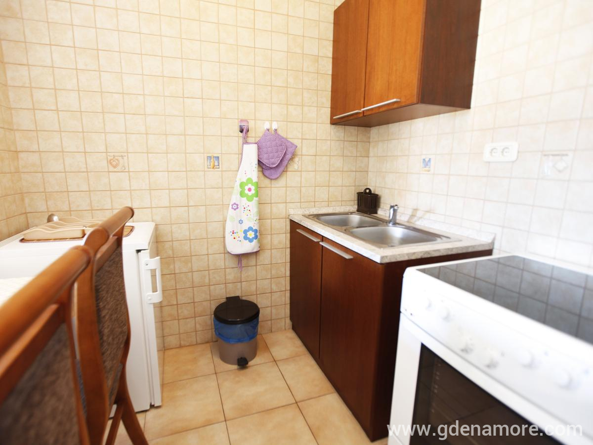 Apartmani i sobe M.U.N., privatni smeštaj u mestu Petrovac, Crna Gora