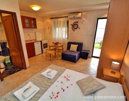 Cattaroom Apartments, Studio Apartman za 3, privatni smeštaj u mestu Donji Stoliv, Crna Gora