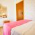 Apartmani-Vila Taida- NEVJEROVATNO SNIZENJE OD 70% U JUNU! REZERVACIJE U TOKU !!!!!, APARTMAN SA DVIJE SPAVACE SOBE I POGLEDOM NA MORE , DVA BALKONA ( 5 OSOBA), privatni smeštaj u mestu Dobre Vode, Crna Gora