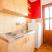 Apartmani-Vila Taida- NEVJEROVATNO SNIZENJE OD 70% U JUNU! REZERVACIJE U TOKU !!!!!, APARTMAN SA DVIJE SPAVACE SOBE,BALKONOM I POGLEDOM NA PLANINU i MORE ( 5 OSOBA), privatni smeštaj u mestu Dobre Vode, Crna Gora