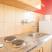 Apartmani-Vila Taida- NEVJEROVATNO SNIZENJE OD 70% U JUNU! REZERVACIJE U TOKU !!!!!, APARTMAN SA DVIJE SPAVACE SOBE,BALKONOM I POGLEDOM NA PLANINU i MORE ( 5 OSOBA), privatni smeštaj u mestu Dobre Vode, Crna Gora